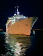 ID 1765 VICTORIA (1966/28891grt/IMO 6512354, ex-SEA PRINCESS, KUNGSHOLM. Renamed MONA LISA in 2002, then OCEANIC II and in late 2007 THE SCHOLAR SHIP) coming alongside at night in Southampton, England. At the...
